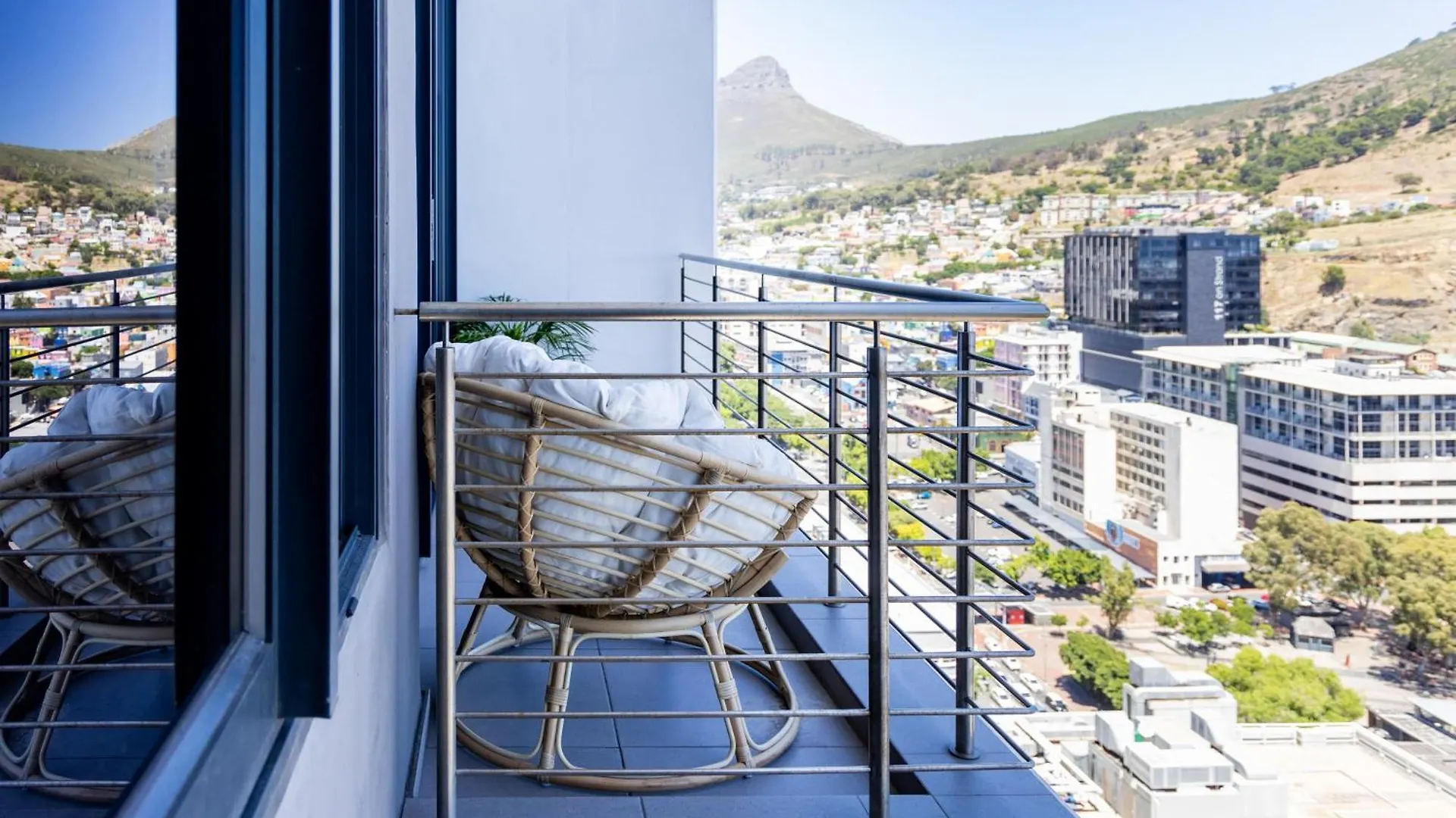 26Th Floor Exclusive Sky Suite Overlooking The Ocean Cape Town