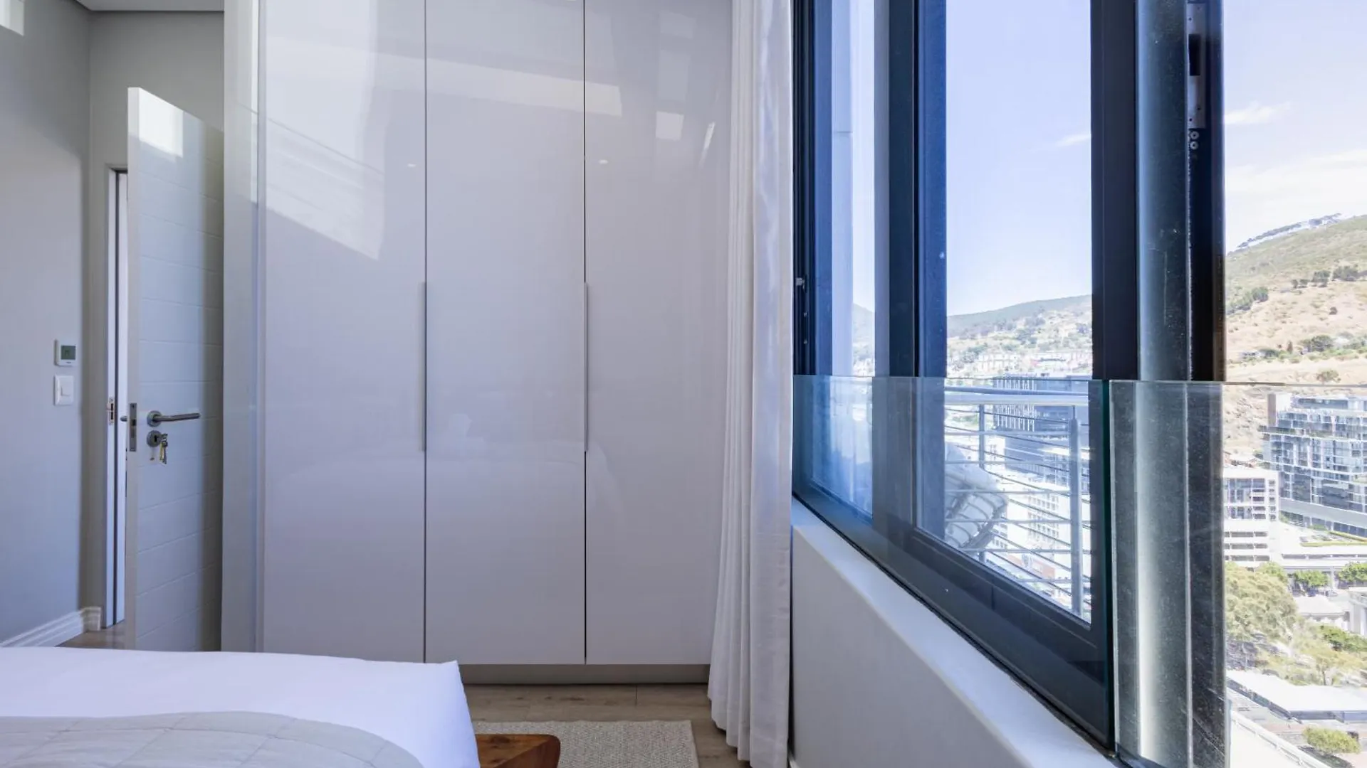 Apartment 26Th Floor Exclusive Sky Suite Overlooking The Ocean Cape Town